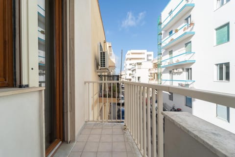 Property building, Day, View (from property/room), Balcony/Terrace, City view