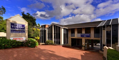 Property building, Facade/entrance, Property logo or sign