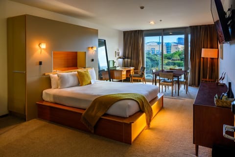 Bed, Photo of the whole room, Seating area, Bedroom, hair dresser