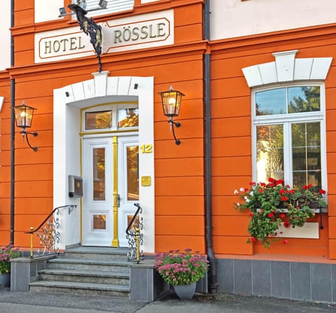 Property building, Facade/entrance