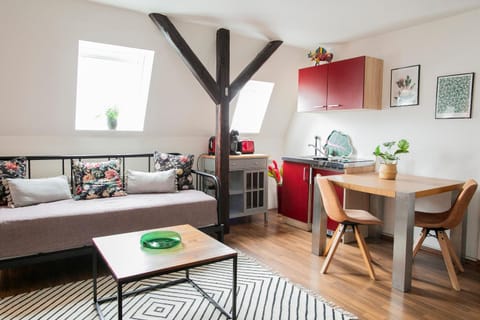 Bed, Kitchen or kitchenette, Photo of the whole room, Dining area