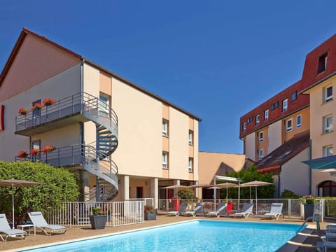 Property building, Swimming pool