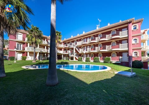 Property building, Garden, Swimming pool