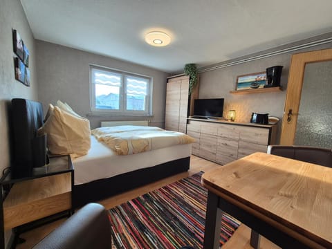 Living room, Photo of the whole room, Seating area, Bedroom