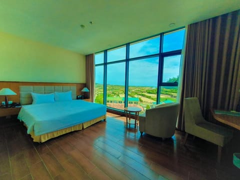 Bedroom, Mountain view