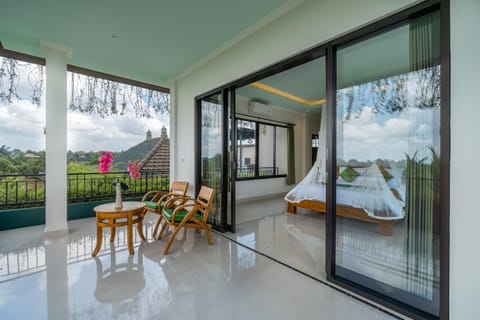 Day, Balcony/Terrace, Seating area