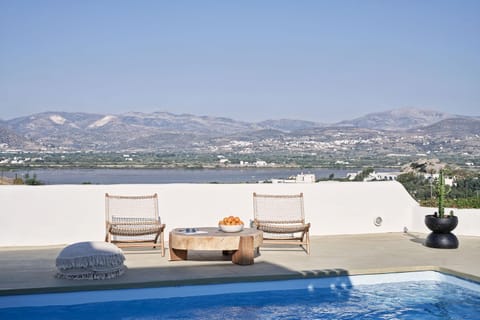 Balcony/Terrace, Seating area, Lake view, Mountain view, Swimming pool, Swimming pool