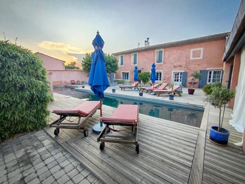 Property building, Balcony/Terrace, Swimming pool