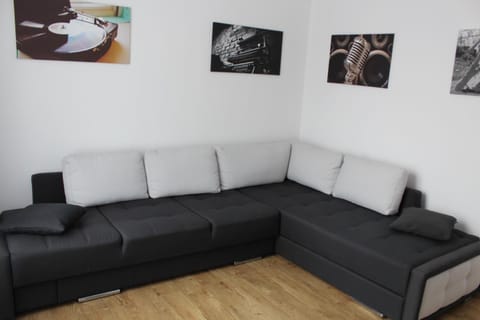 Communal lounge/ TV room, Living room, Photo of the whole room
