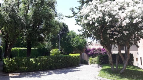 Facade/entrance, Natural landscape, Garden view