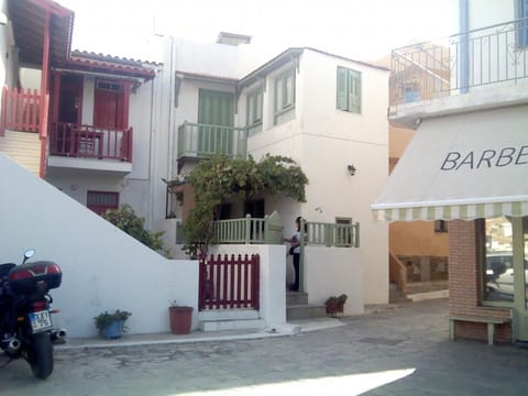 Property building, Neighbourhood, Street view