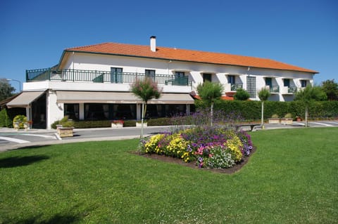Property building, Restaurant/places to eat, Facade/entrance