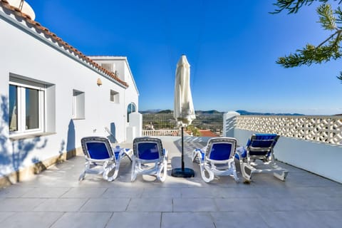 Balcony/Terrace, sunbed