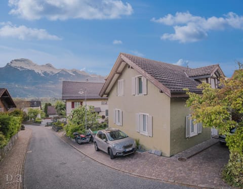 Property building, Facade/entrance, Spring, Mountain view