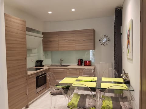 Kitchen or kitchenette, Dining area, Dining area