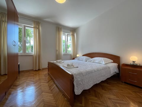 Bed, Bedroom, Sea view