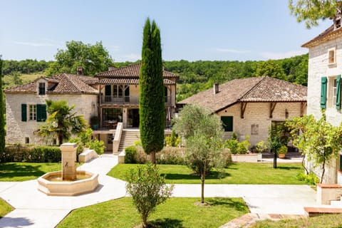 Property building, Restaurant/places to eat, Garden