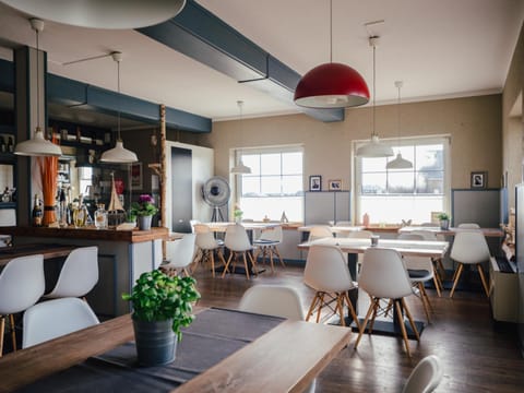 Restaurant/places to eat, Food, Lunch, Dinner