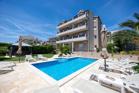 Property building, Swimming pool