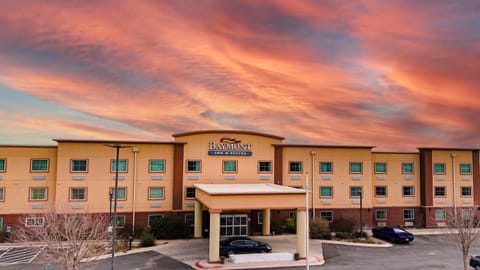 Property building, Sunset, Parking