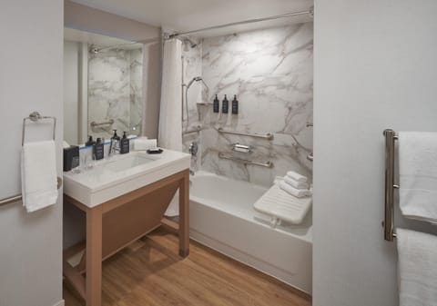 Bathroom, Bath, towels