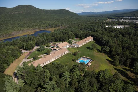 Bird's eye view, Area and facilities