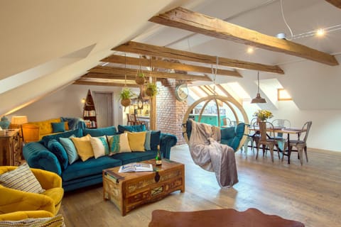 Living room, Photo of the whole room, Seating area