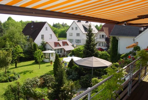 Day, Garden
