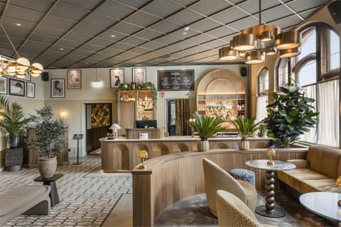 Lounge or bar