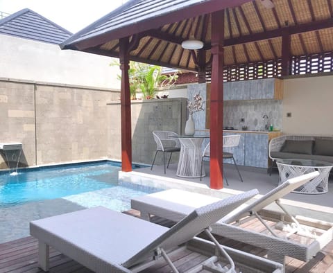 Balcony/Terrace, Seating area, Swimming pool, Swimming pool