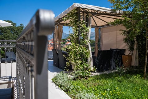 Day, Garden, Balcony/Terrace