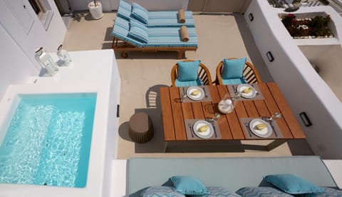 Patio, Day, Summer, Hot Tub, Balcony/Terrace