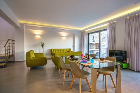 TV and multimedia, Living room, Seating area