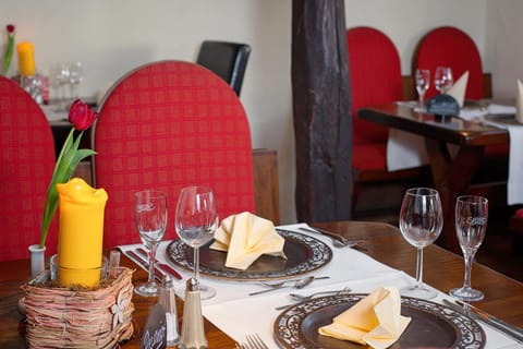 Restaurant/places to eat, Dining area