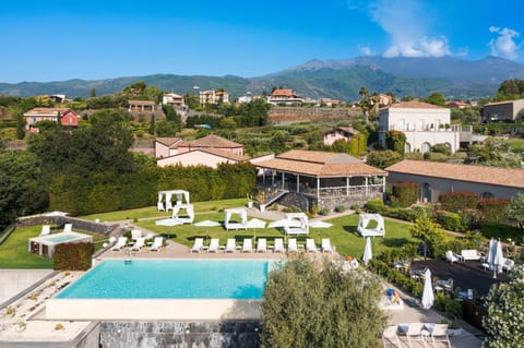 Property building, Nearby landmark, Spring, Day, Natural landscape, Bird's eye view, View (from property/room), View (from property/room), City view, City view, Garden view, Mountain view, Mountain view, Pool view, Swimming pool, Sunset, Inner courtyard view, sunbed