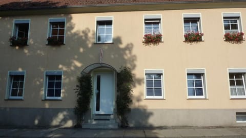 Facade/entrance, Day