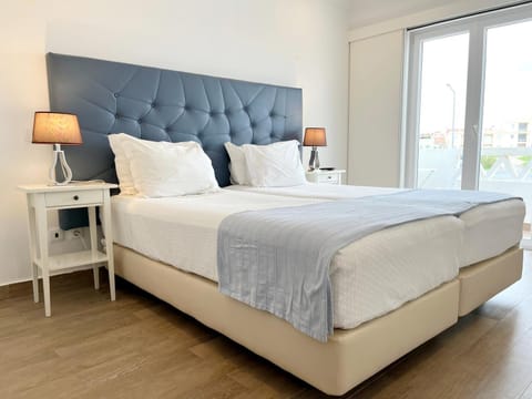 Bed, Balcony/Terrace, Decorative detail, Bedroom