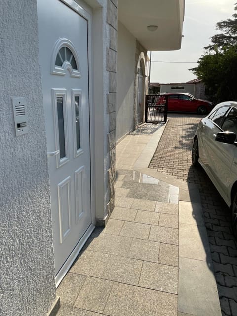 Apartments Nevistic Apartment in Podstrana