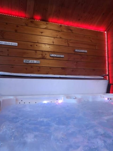 Het Filipijns Slaaphuisje Bed and Breakfast in Flanders