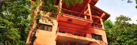Facade/entrance, Balcony/Terrace