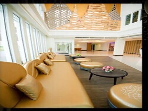 View (from property/room), Lobby or reception, Decorative detail