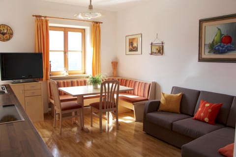 Living room, Decorative detail