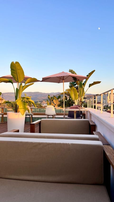 Day, Balcony/Terrace, Seating area