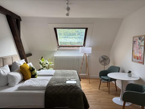 Bed, Photo of the whole room, Seating area, Bedroom