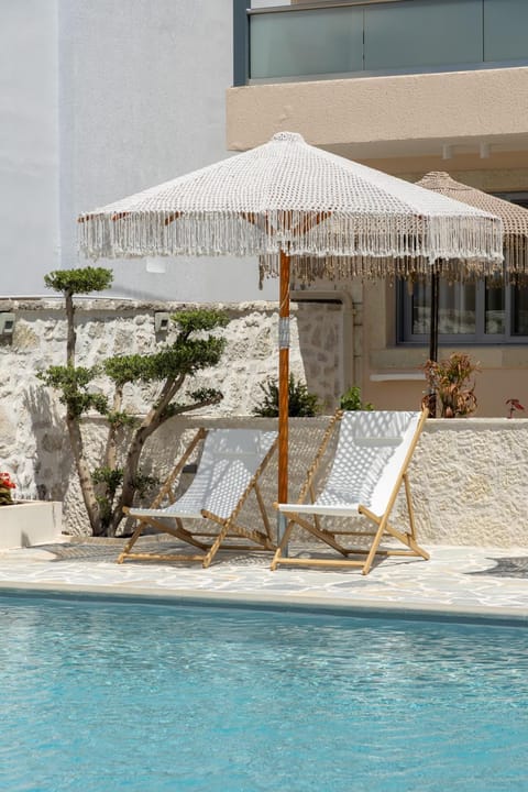 Day, Pool view, Swimming pool, sunbed
