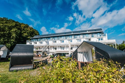 Property building, Day