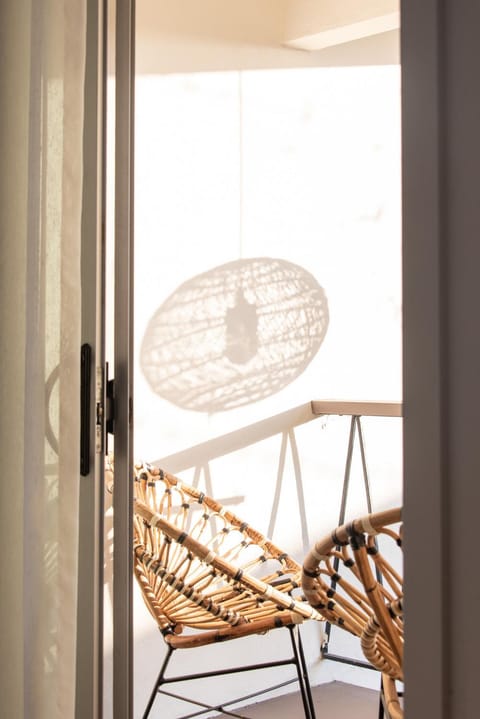 Balcony/Terrace, Decorative detail, Seating area