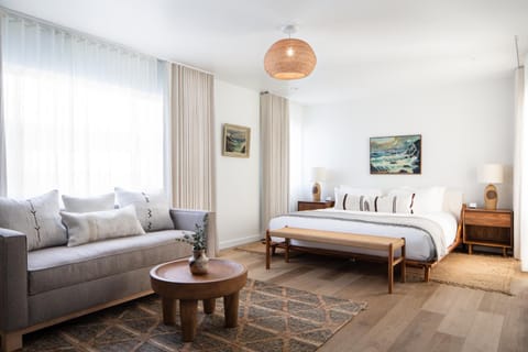 Bed, Seating area, Bedroom