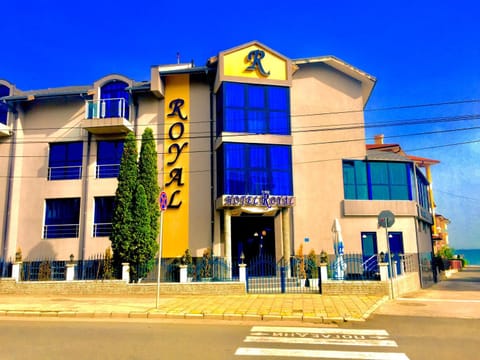 Property building, Facade/entrance, Property logo or sign