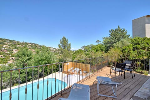 Garden, Balcony/Terrace, Garden view, Landmark view, Pool view